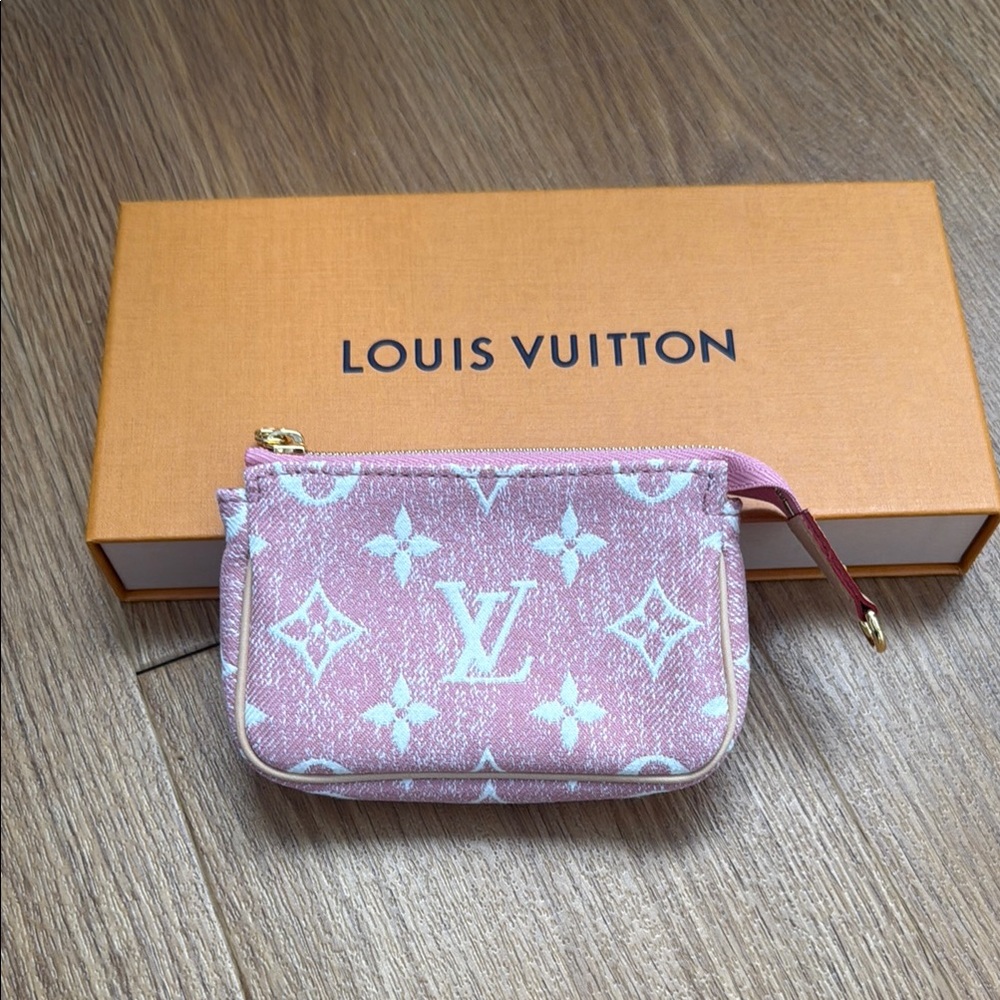 Louis Vuitton Pink Monogram Clutch